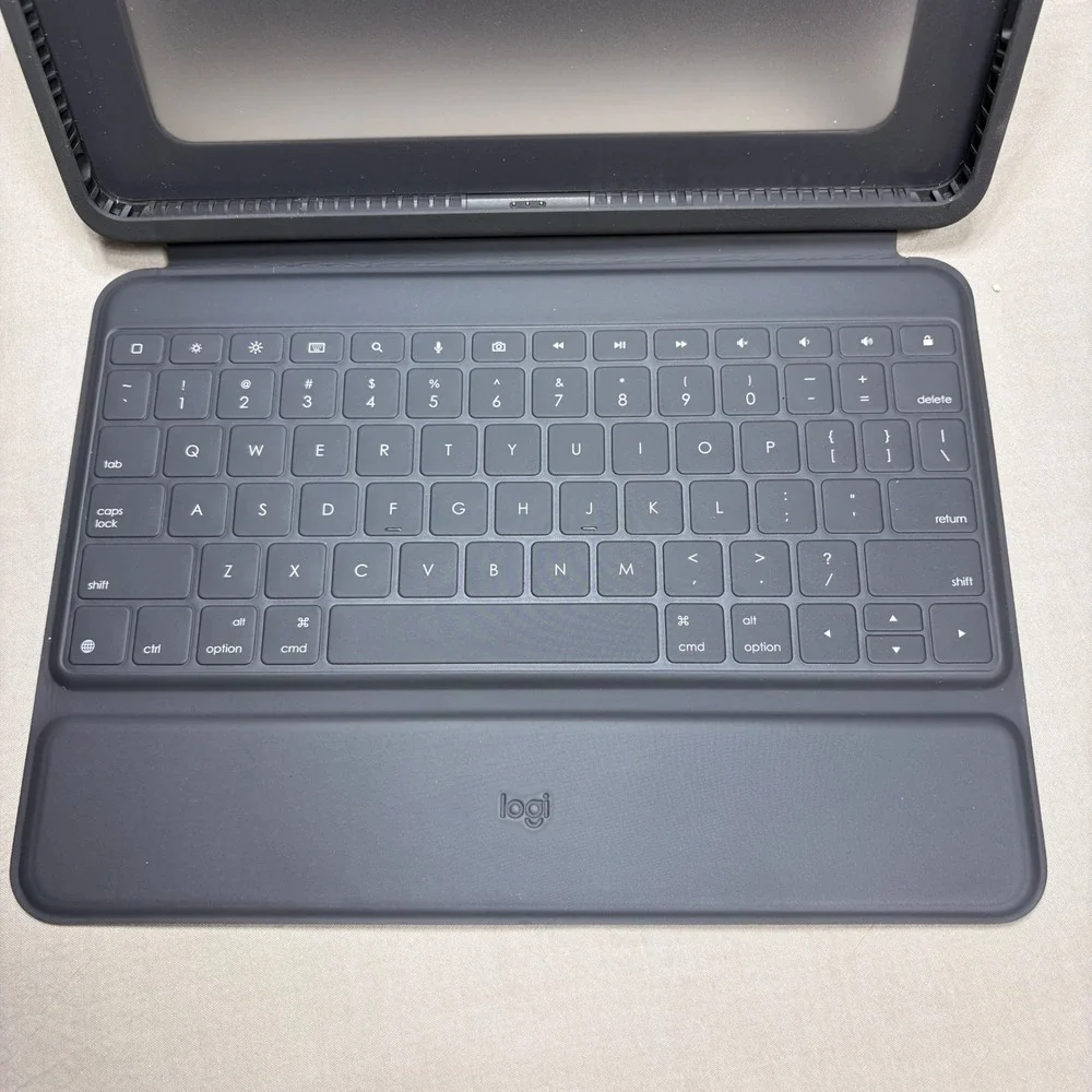 Logitech Rugged Folio iPad Keyboard Case Charcoal Grey YU0073 Smart Connector